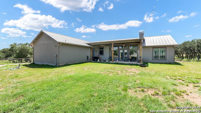 Listing photo id 20 for 924 Annabelle Ave.