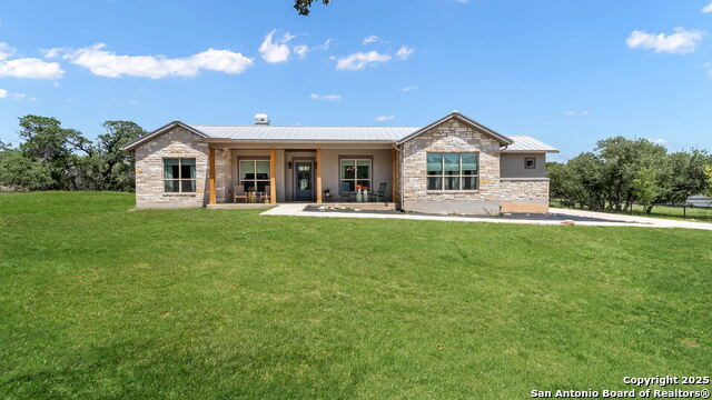 Listing photo id 1 for 924 Annabelle Ave.