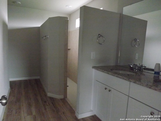 Listing photo id 9 for 3618 Manoway Bay