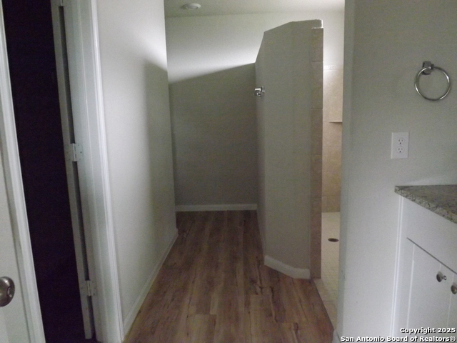 Listing photo id 13 for 3618 Manoway Bay