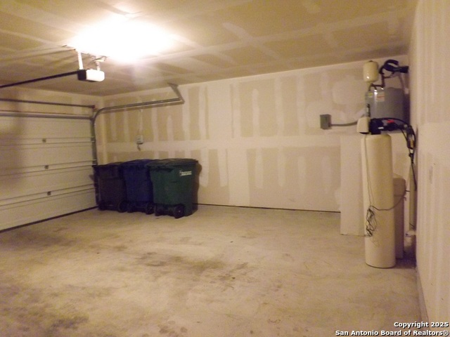 Listing photo id 18 for 3618 Manoway Bay