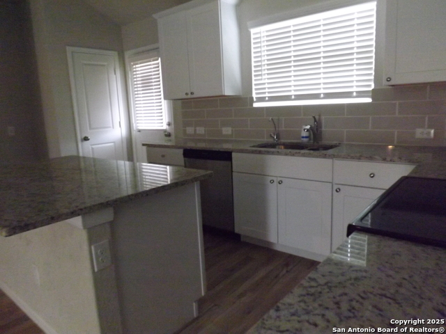 Listing photo id 1 for 3618 Manoway Bay