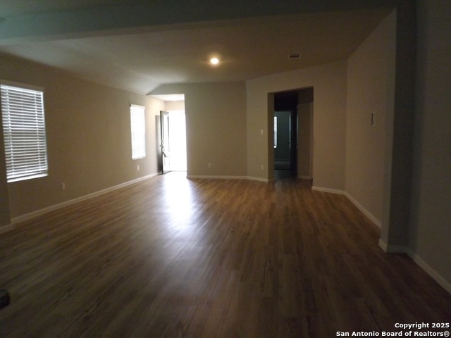 Listing photo id 2 for 3618 Manoway Bay