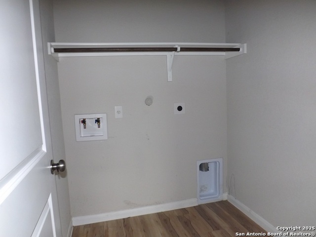 Listing photo id 7 for 3618 Manoway Bay