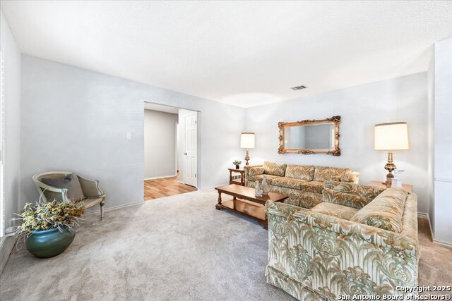 Listing photo id 14 for 2719 Whisper Dove