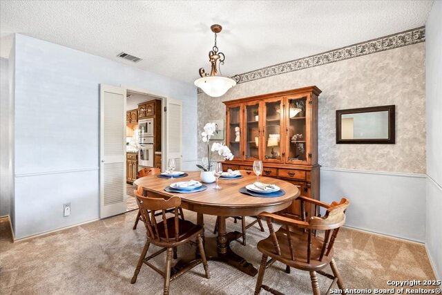 Listing photo id 15 for 2719 Whisper Dove