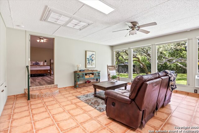 Listing photo id 33 for 2719 Whisper Dove