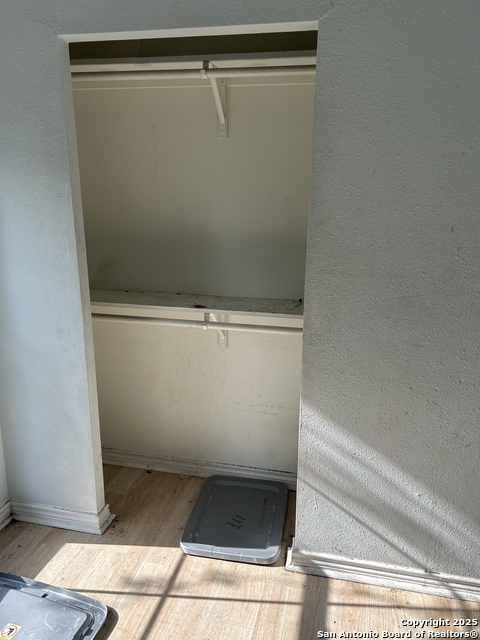 Listing photo id 8 for 1825 Hermosa W