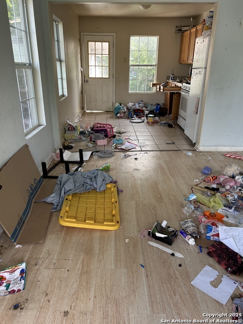 Listing photo id 13 for 1825 Hermosa W