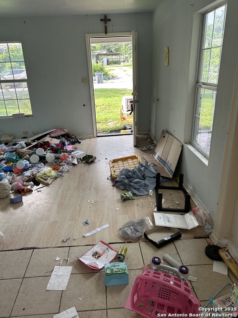 Listing photo id 15 for 1825 Hermosa W