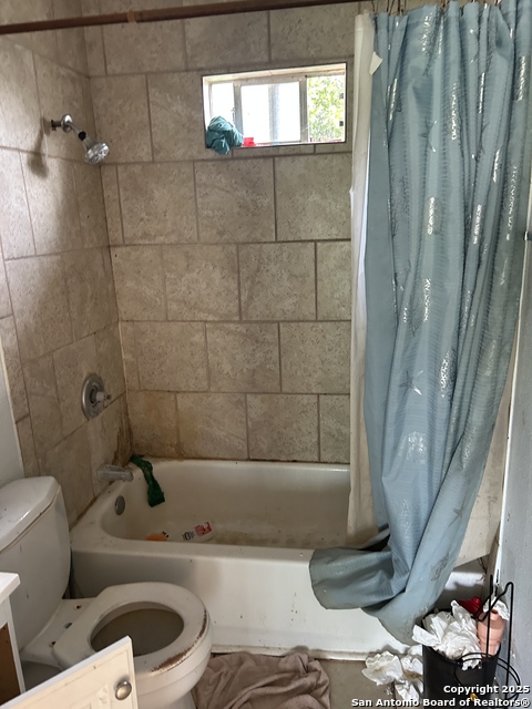 Listing photo id 17 for 1825 Hermosa W