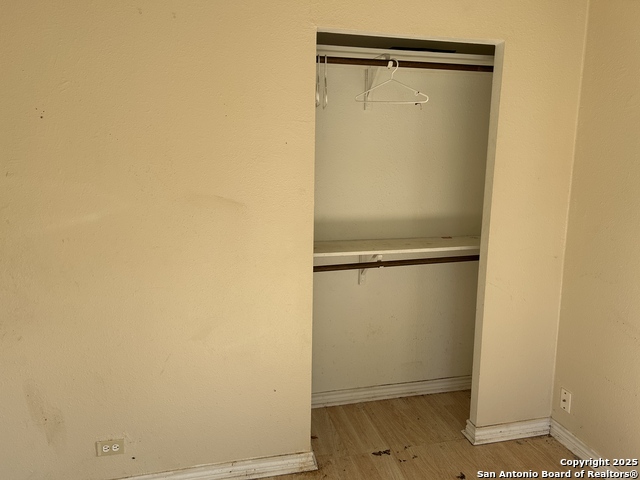 Listing photo id 19 for 1825 Hermosa W