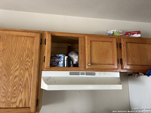 Listing photo id 2 for 1825 Hermosa W