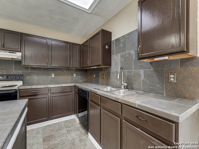 Image 10 of 23 For 9511 Marshall Pt