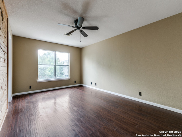 Image 17 of 23 For 9511 Marshall Pt