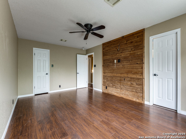 Image 18 of 23 For 9511 Marshall Pt