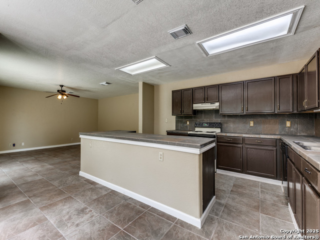 Image 6 of 23 For 9511 Marshall Pt