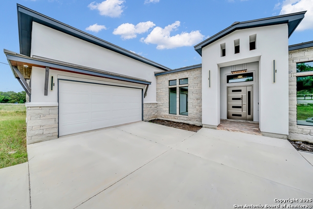 Image 5 of 46 For 6846 Spring Branch Road