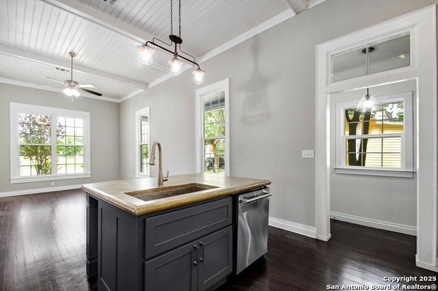 Listing photo id 10 for 327 Barrera