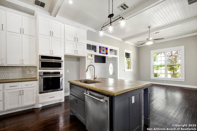 Listing photo id 11 for 327 Barrera