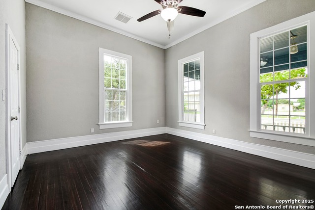 Listing photo id 17 for 327 Barrera