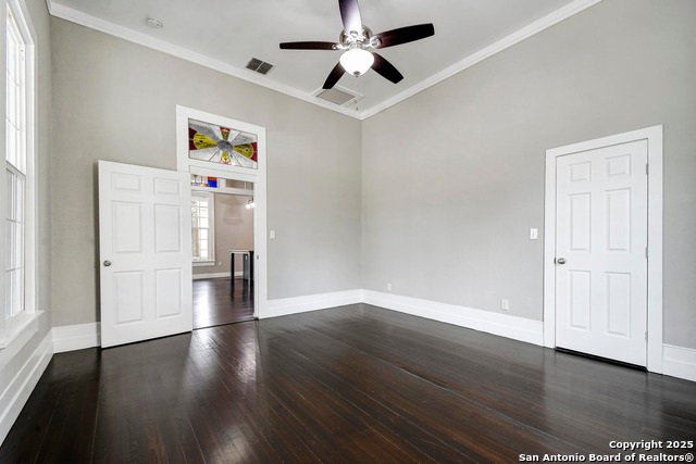 Listing photo id 18 for 327 Barrera