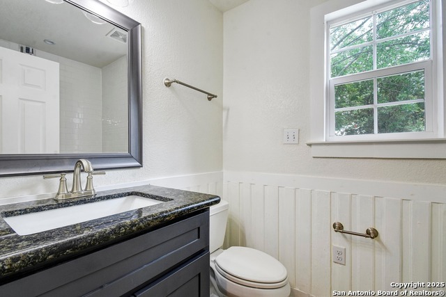 Listing photo id 24 for 327 Barrera
