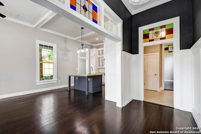 Listing photo id 2 for 327 Barrera