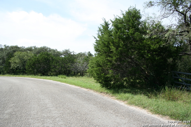 Listing photo id 5 for 28028 Old Windmill Rd