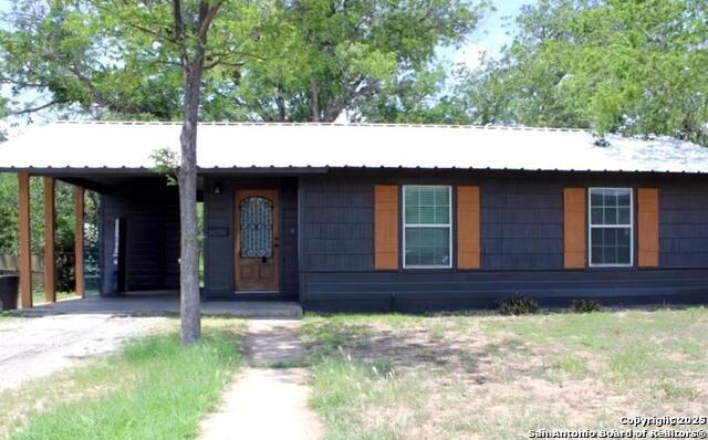 Details for 412 Oak St E, Uvalde, TX 78801