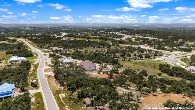 Listing photo id 13 for 681 Travis Forest