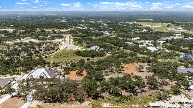 Listing photo id 14 for 681 Travis Forest