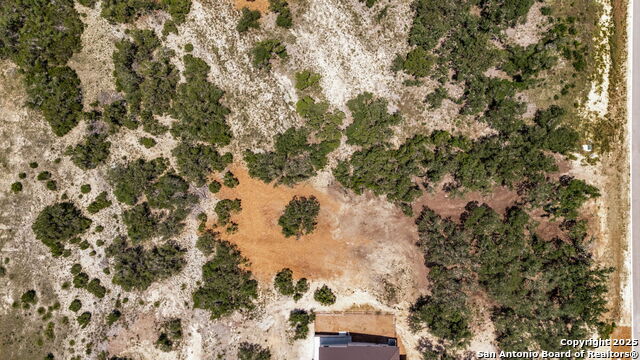 Listing photo id 18 for 681 Travis Forest