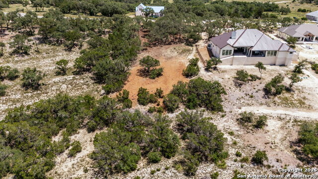 Listing photo id 20 for 681 Travis Forest