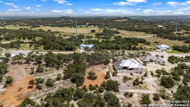 Listing photo id 6 for 681 Travis Forest