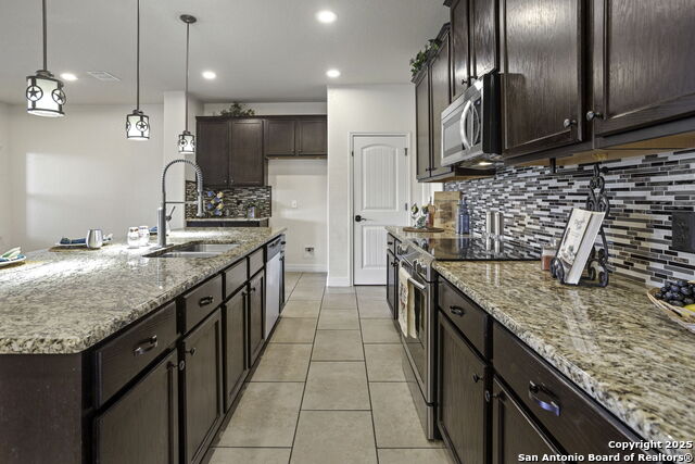 Image 7 of 29 For 113 Bonn  