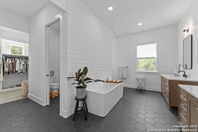 Image 21 of 43 For 722 Post Oak Ridge