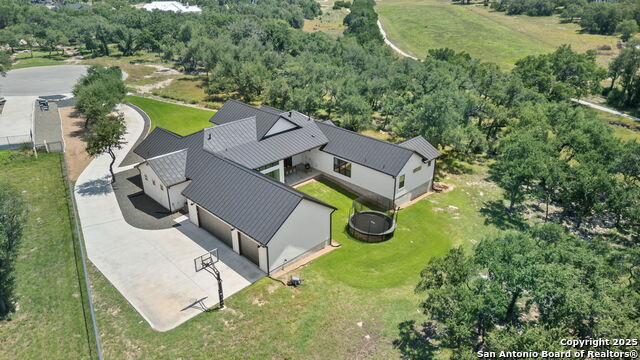 Image 3 of 43 For 722 Post Oak Ridge