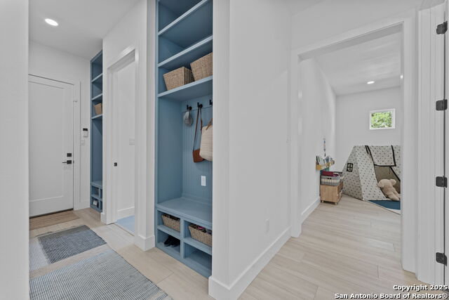 Image 33 of 43 For 722 Post Oak Ridge