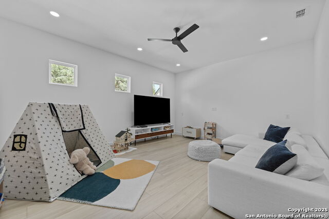 Image 35 of 43 For 722 Post Oak Ridge