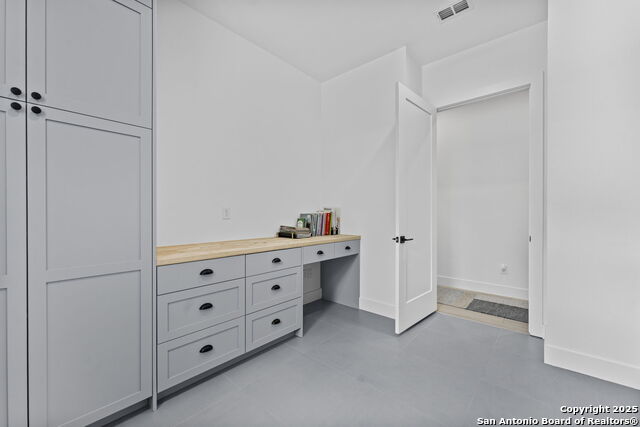 Image 36 of 43 For 722 Post Oak Ridge