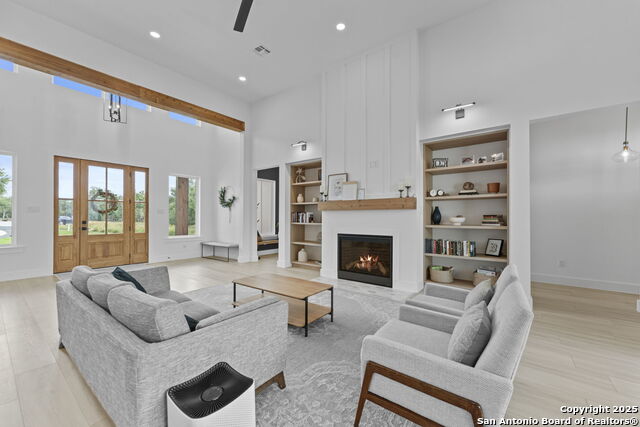 Image 5 of 43 For 722 Post Oak Ridge