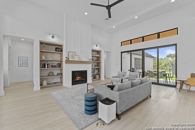 Image 8 of 43 For 722 Post Oak Ridge
