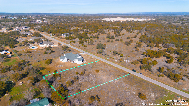 Image 6 of 10 For 237 Spicewood Trails Dr