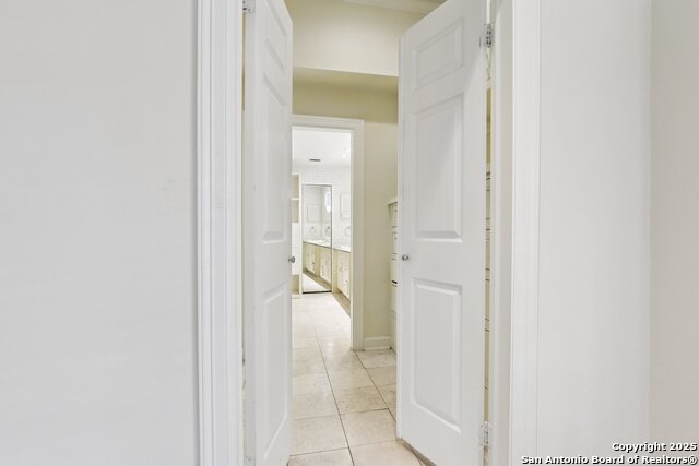 Listing photo id 29 for 248 Summit Ave E