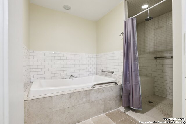Listing photo id 33 for 248 Summit Ave E