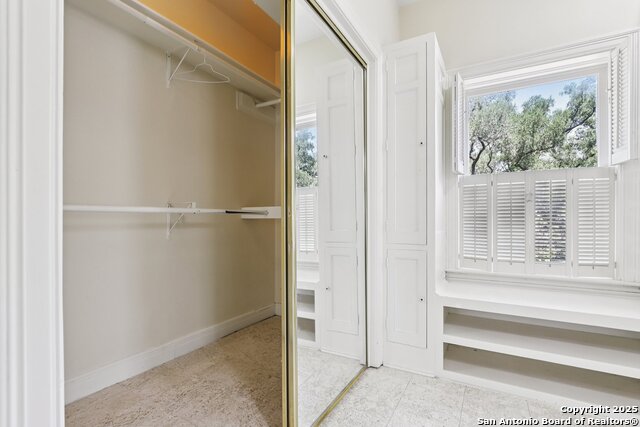 Listing photo id 38 for 248 Summit Ave E