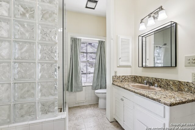 Listing photo id 39 for 248 Summit Ave E