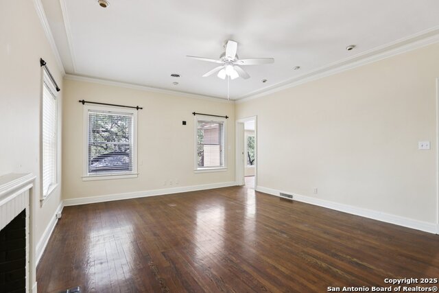 Listing photo id 40 for 248 Summit Ave E