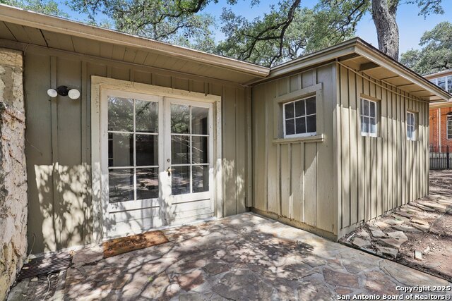 Listing photo id 56 for 248 Summit Ave E